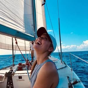 Meet your Posher, Thea